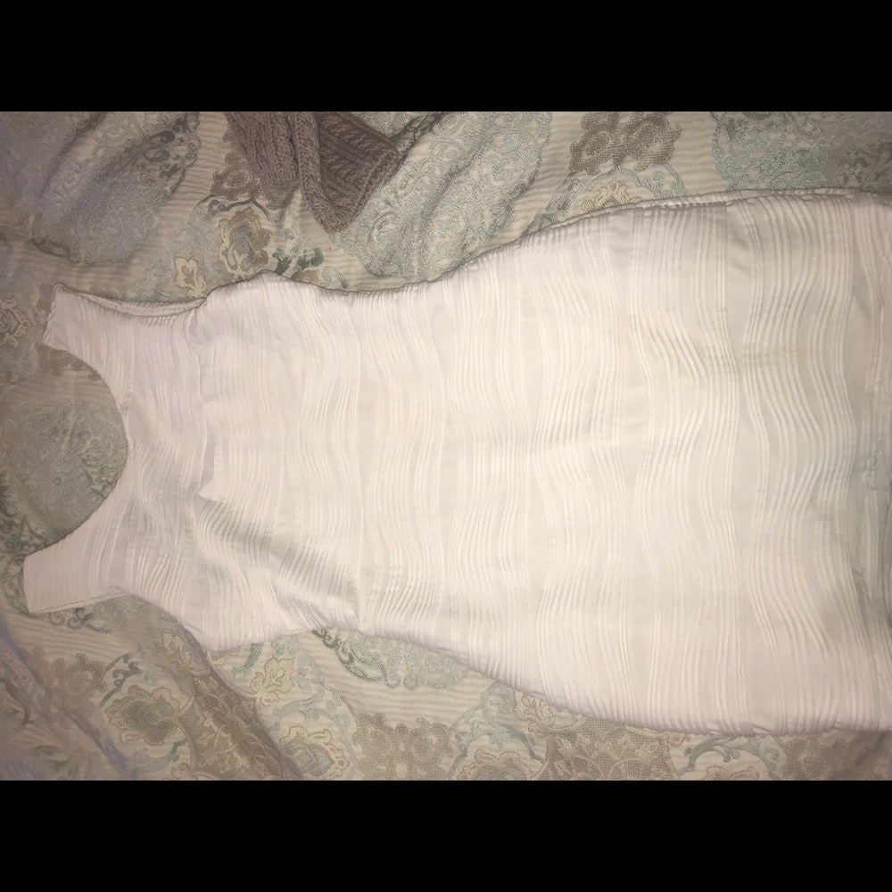 White skin tight dress with ruching detail